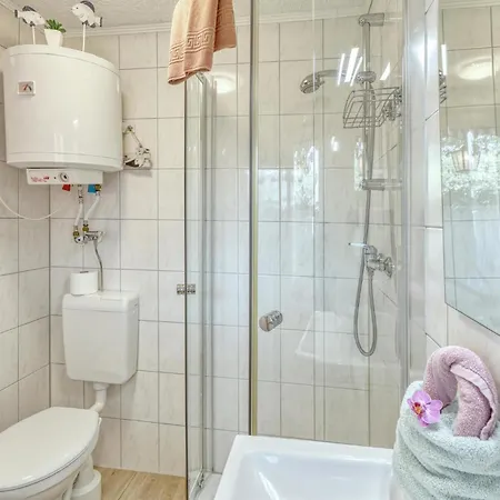 Doppelhaushaelfte * Altglobsow