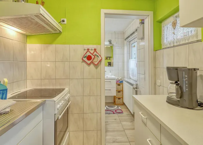 Doppelhaushaelfte بيت للعطل *