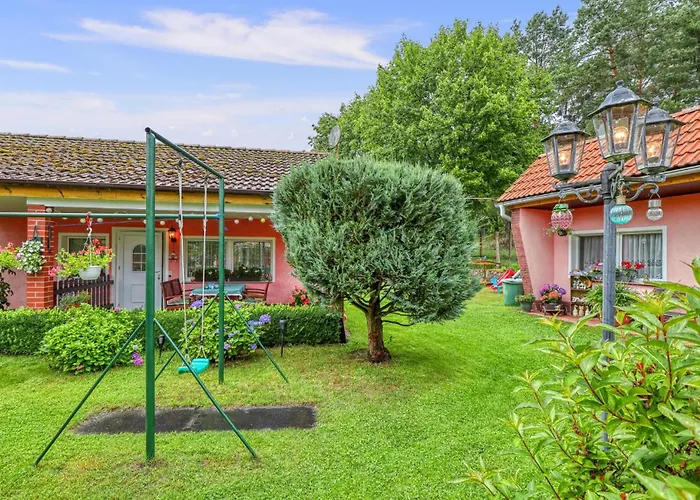 Nyaraló Doppelhaushaelfte Altglobsow