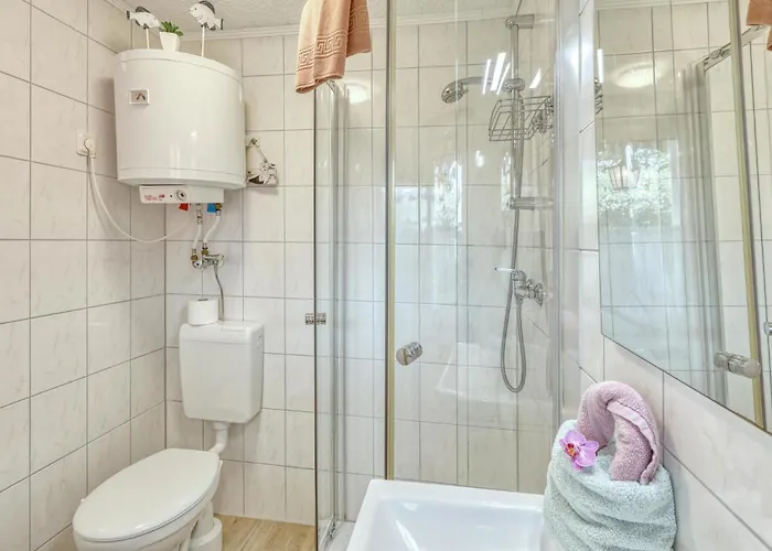 Doppelhaushaelfte * Altglobsow